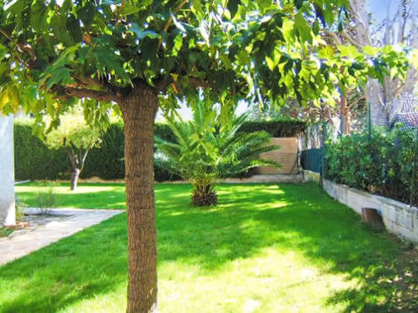 Apartment With 2 Bedrooms in Saint-cyr-sur-mer, With Enclosed Garden a