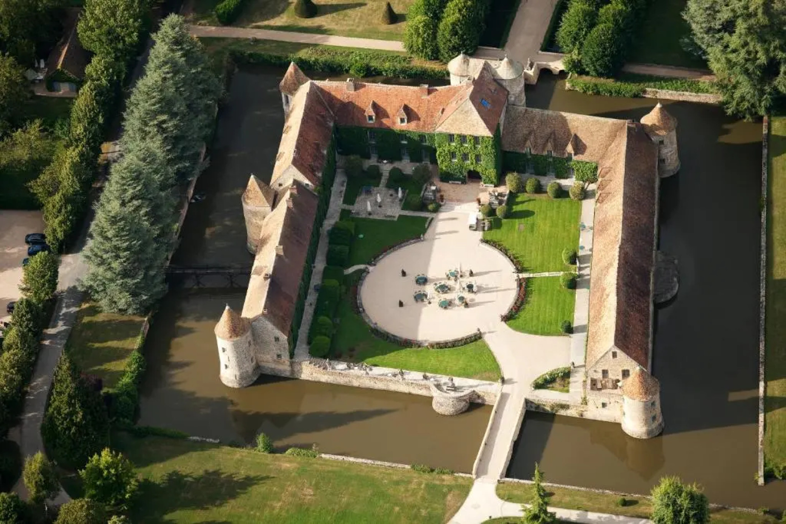 Château de Villiers-le-Mahieu, Les Maisons de Campagne