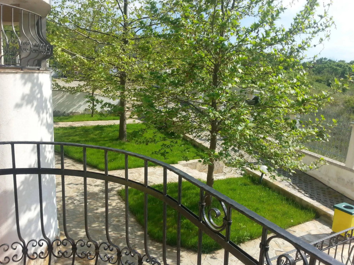 Menada Green Hills Apartments