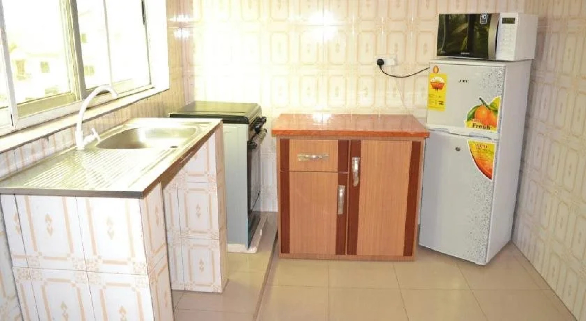 Biney's Apartment Hotel