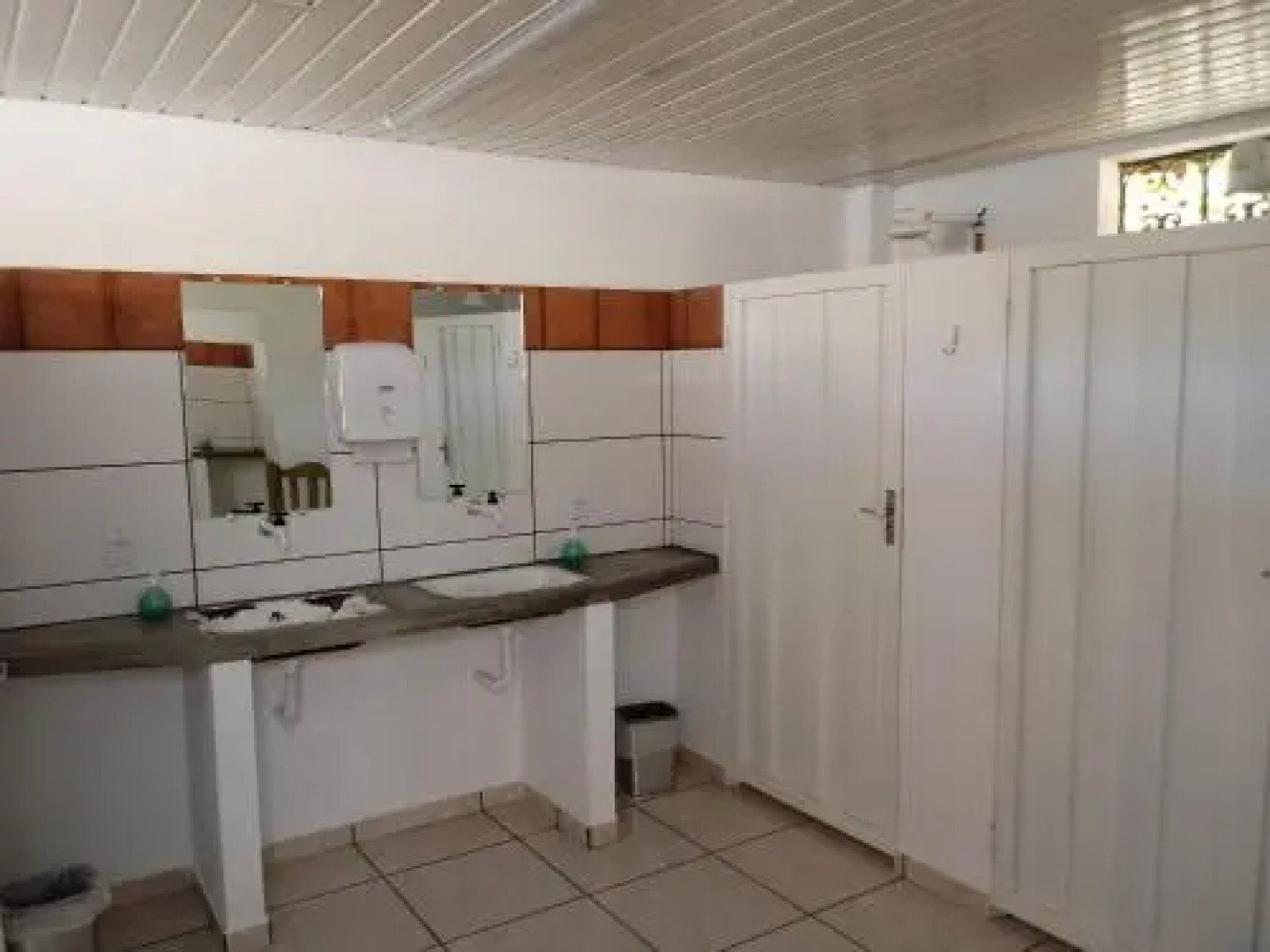 Hostel Parque Dos Saltos