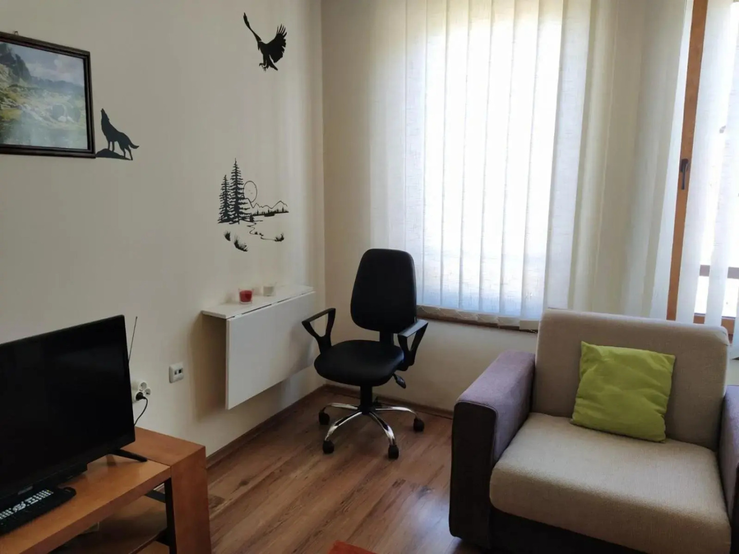 Pine Tree Apartment D34