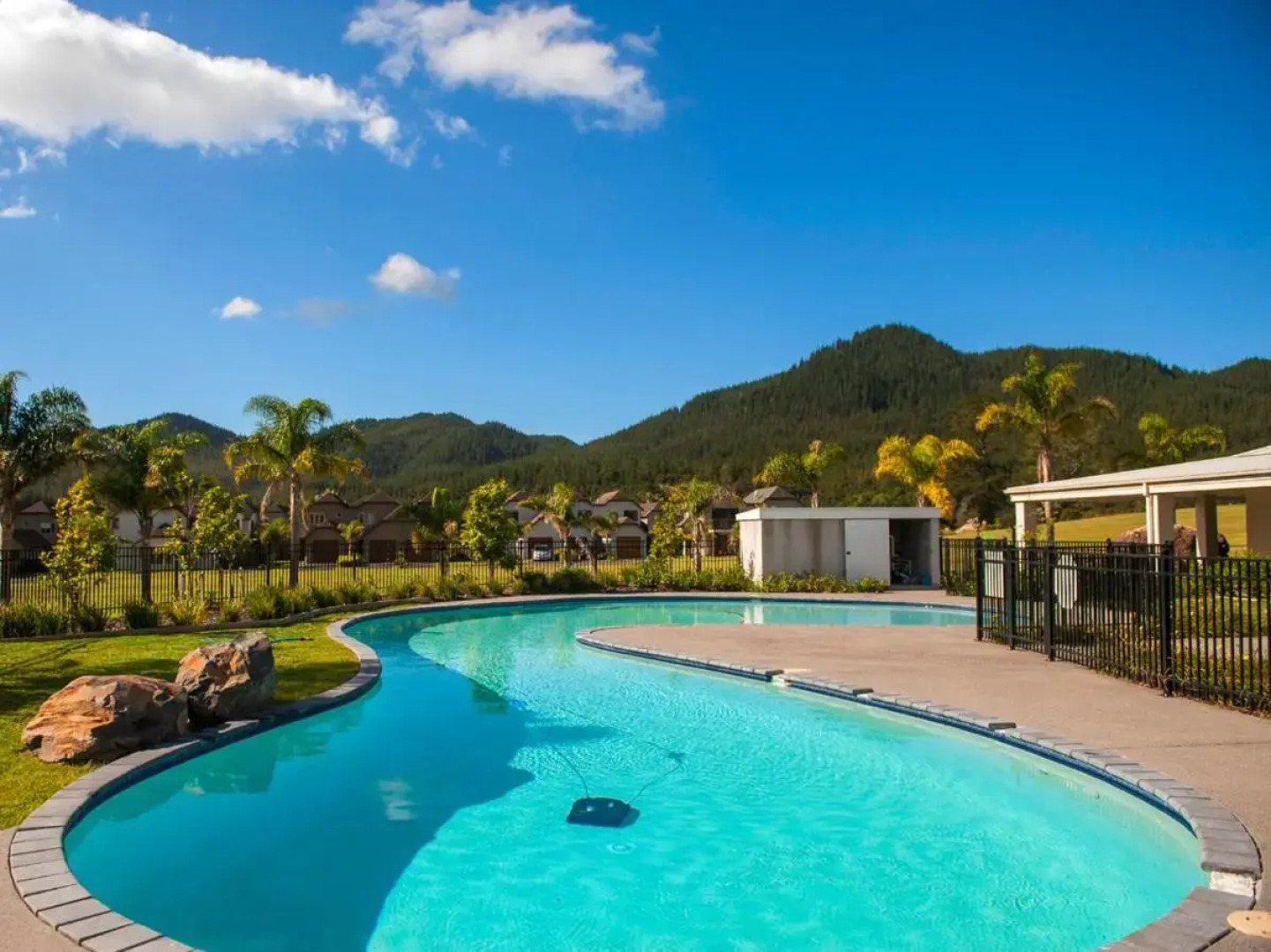 At Home at the Lakes - Pauanui Holiday Home