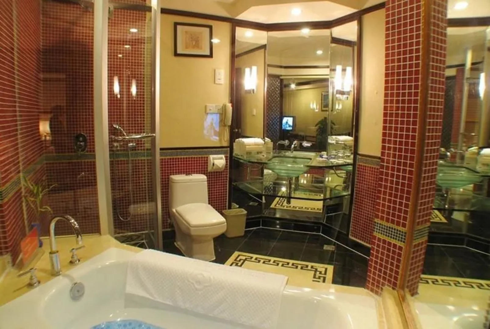 March Flower International Hotel