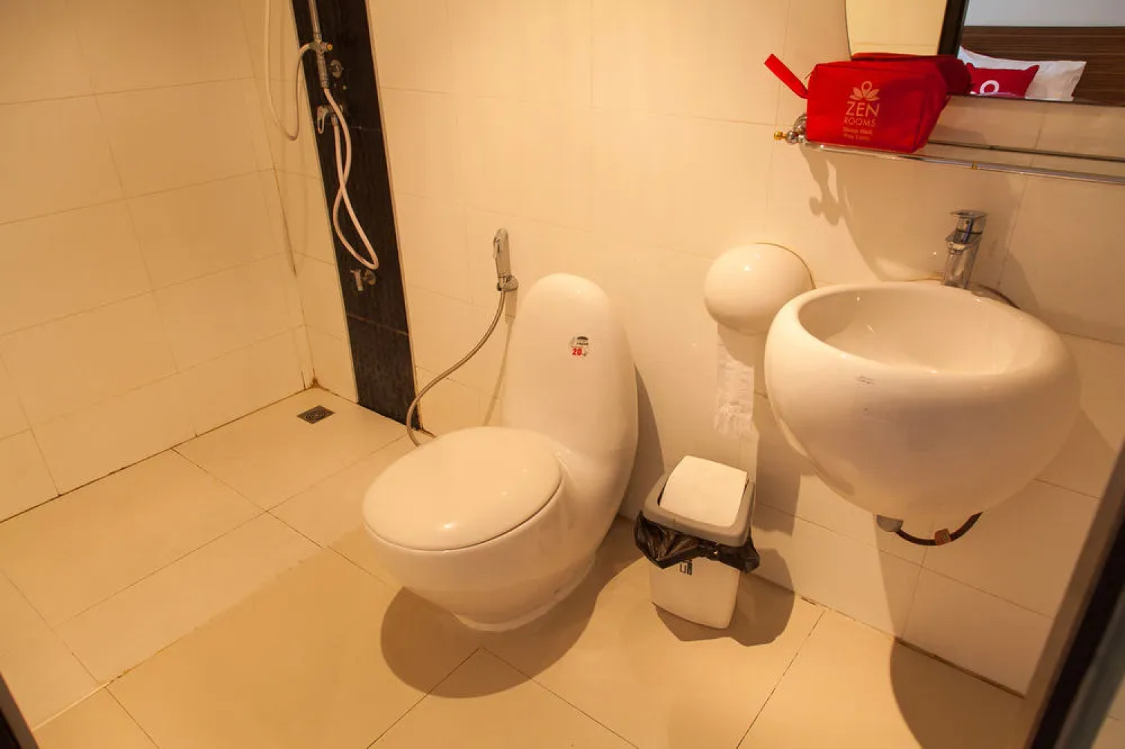 ZEN Rooms Sukhumvit 18