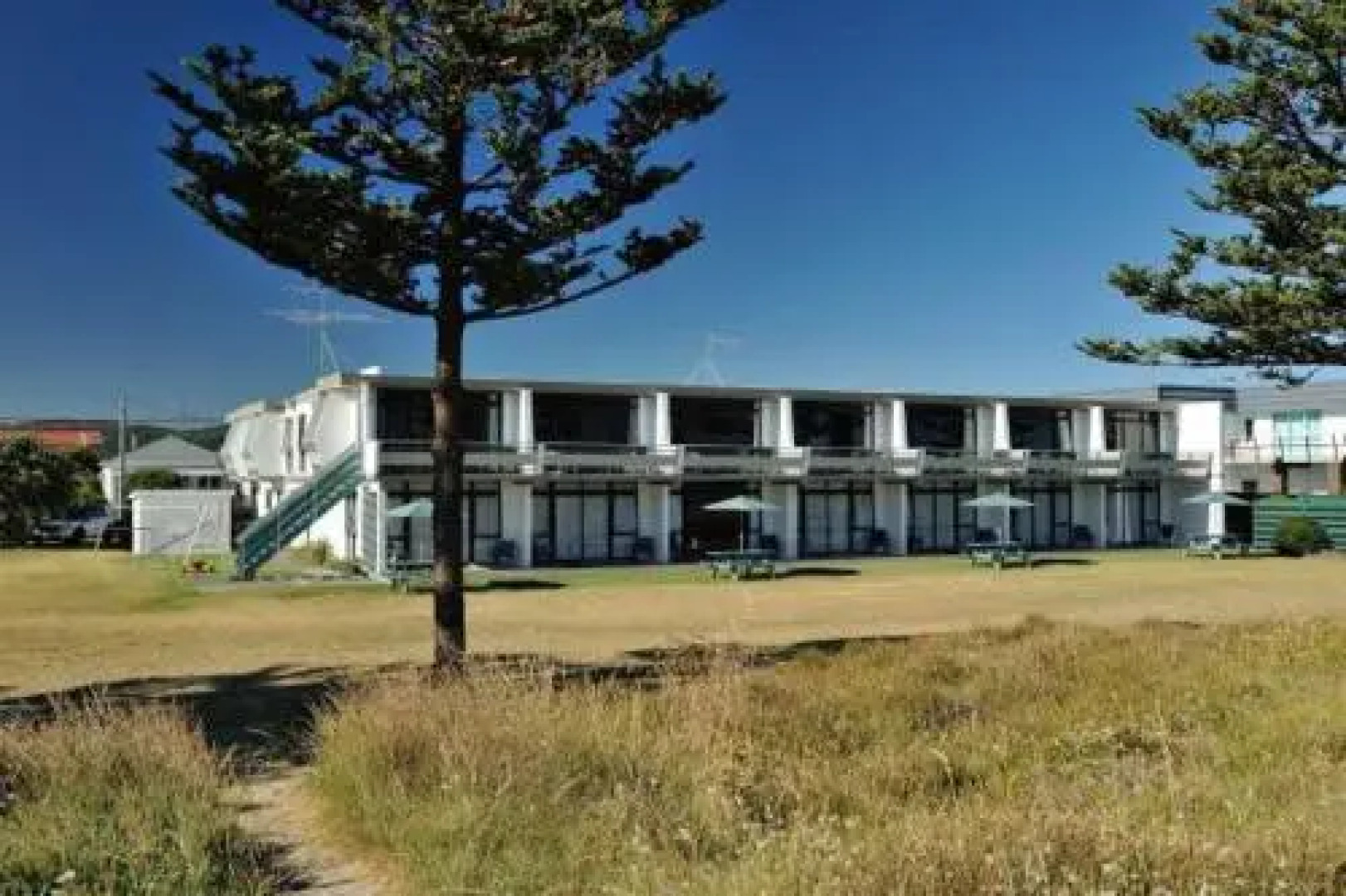 Whispering Sands Motel