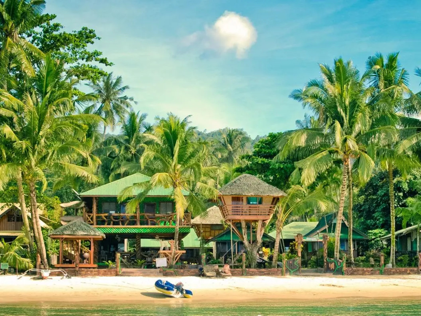 Ausan Beach Front Cottage and Restaurant