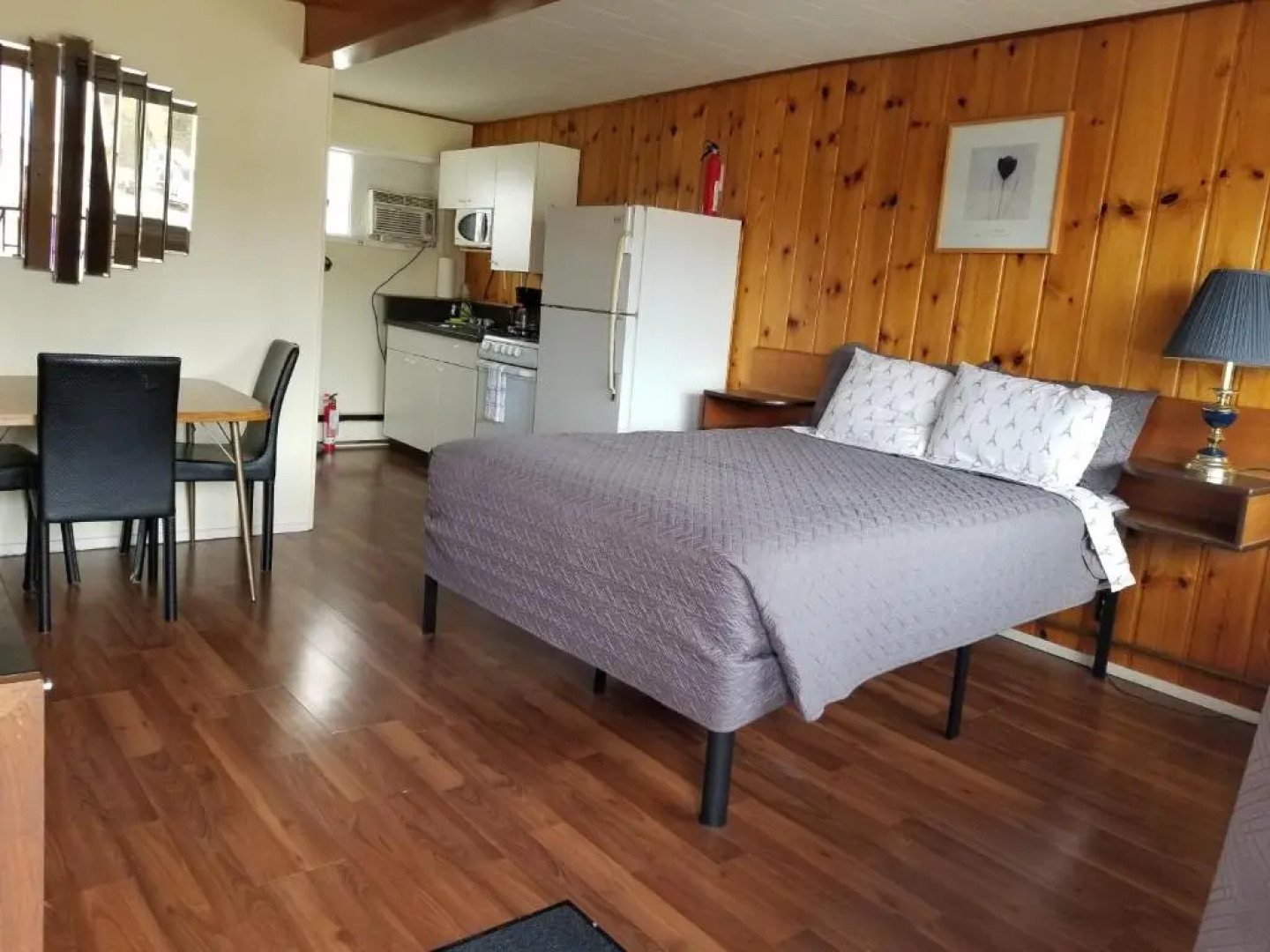 Deerview Lodge & Cabins