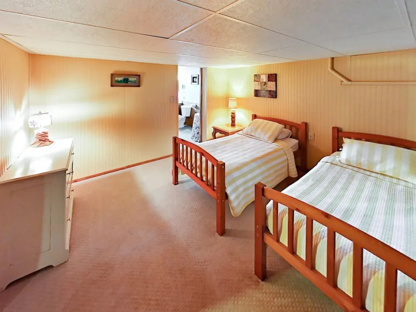 Classic Maine Home on the Ocean 3 Bedrooms 2 Bathrooms Home