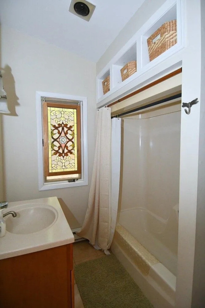 Autumn Wings - A Natural Retreat