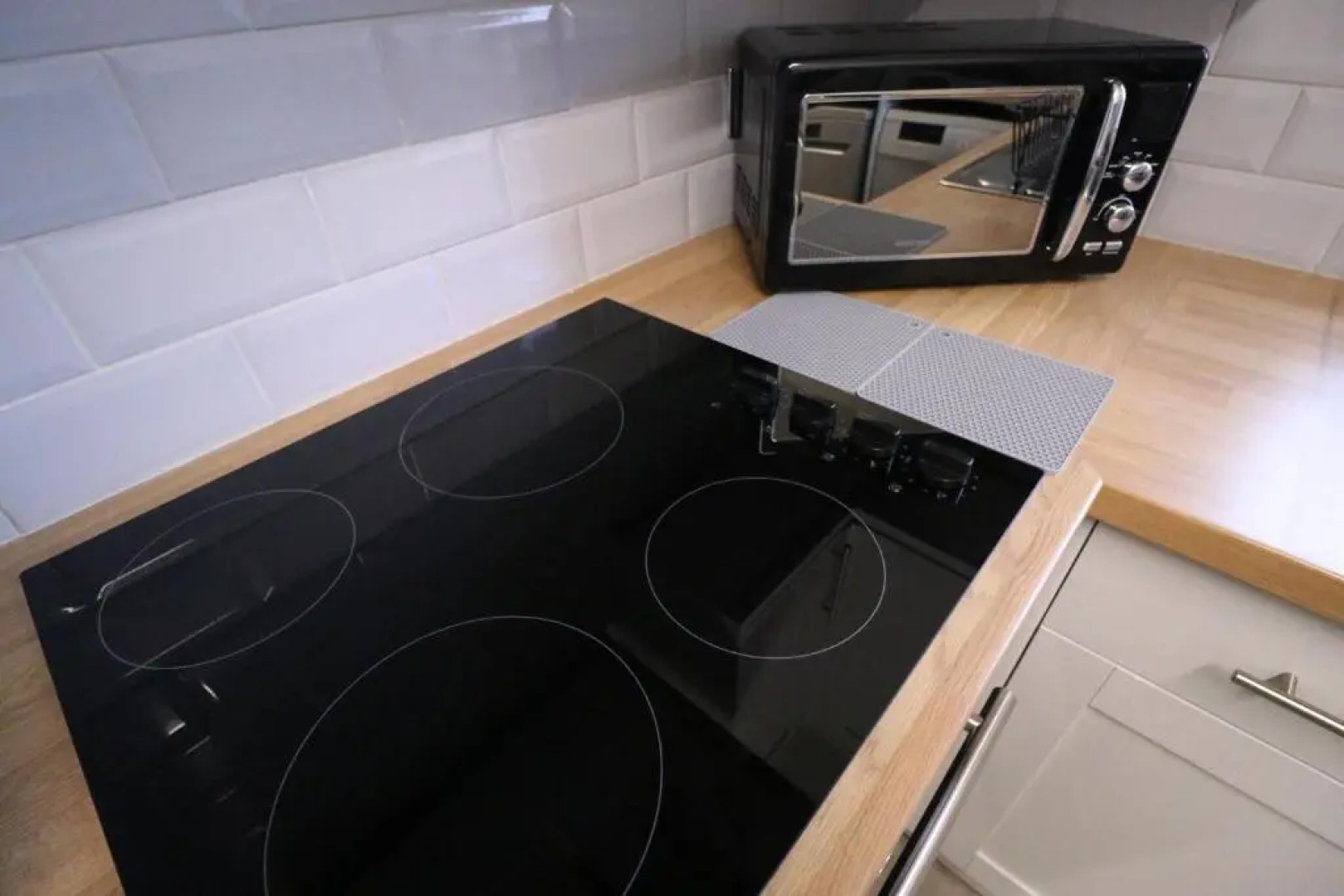 Amaya Five - Newly renovated - Very spacious - Sleeps 6 - Grantham