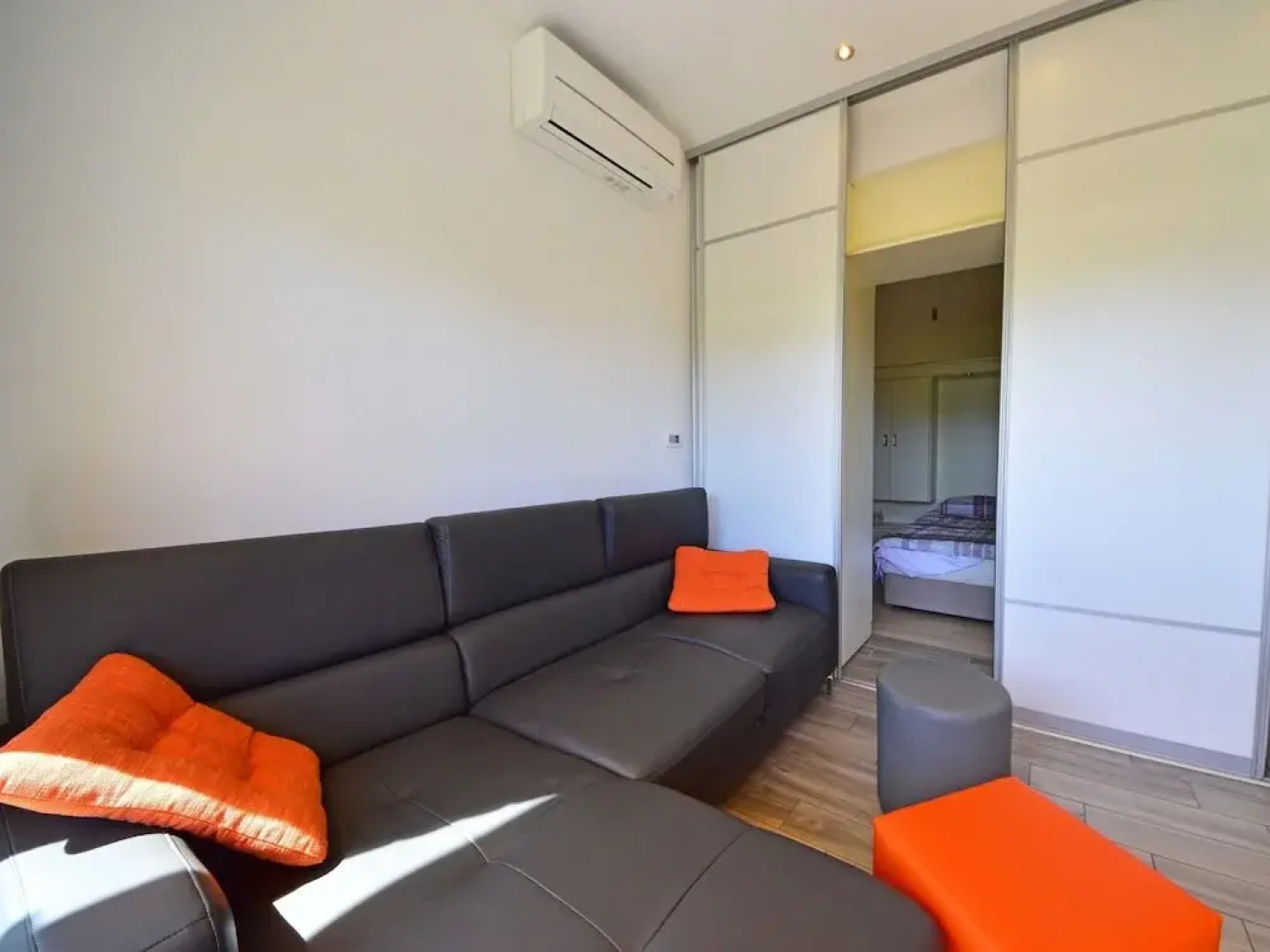 Koalas Nest Home Apartments Trinajsti i