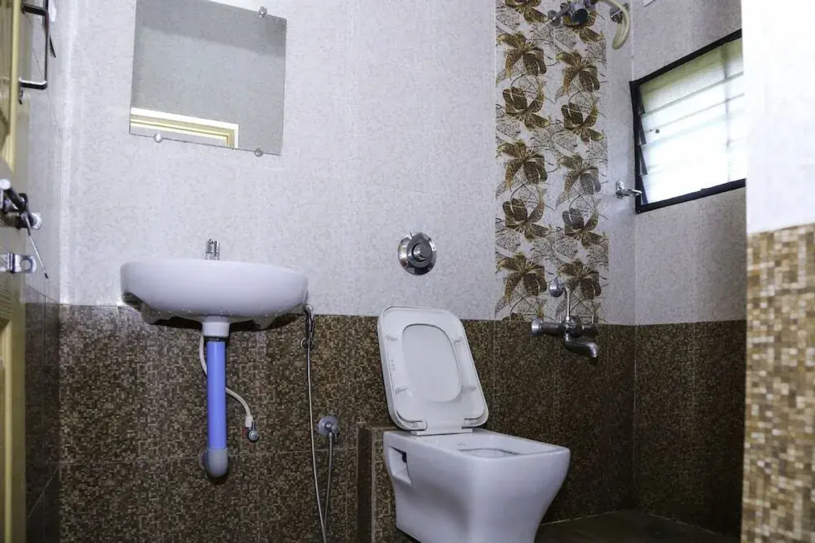 Hotel Nagu Palace by OYO Rooms