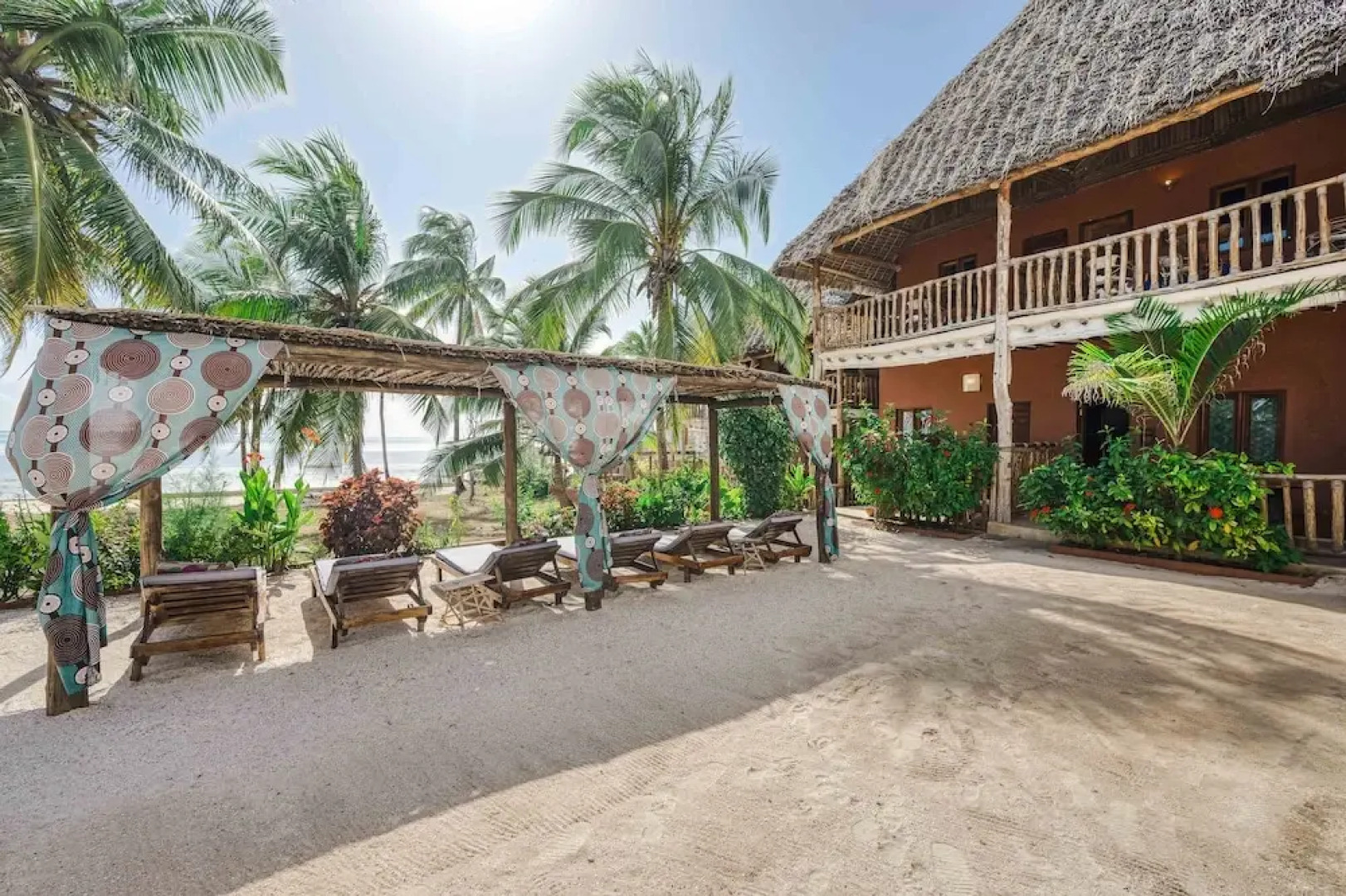 Shanuo Beach Bungalows