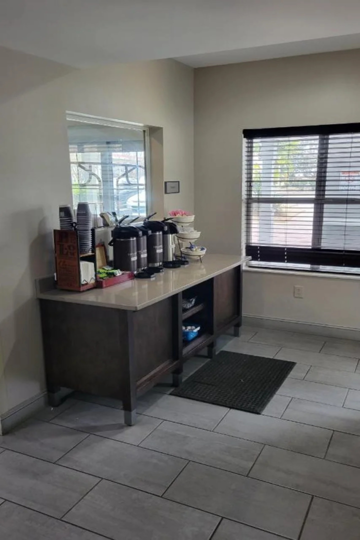 Country Inn & Suites by Radisson, McDonough, GA