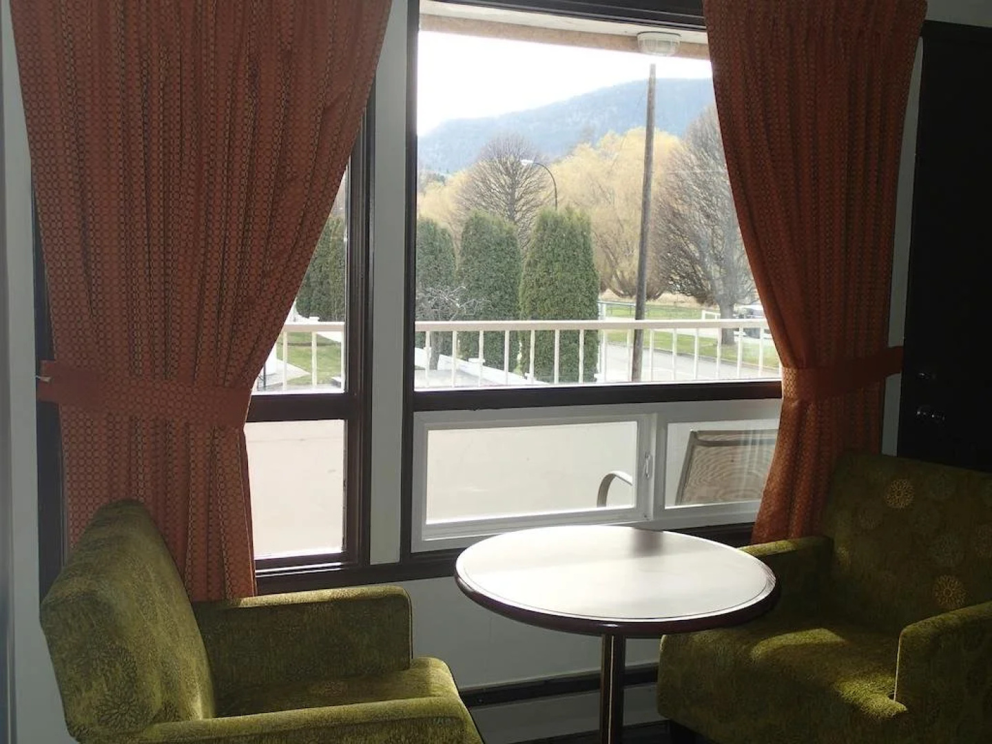 Bowmont Motel