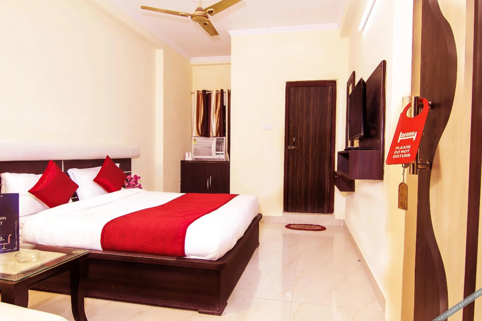 OYO 4998 Sara Residency