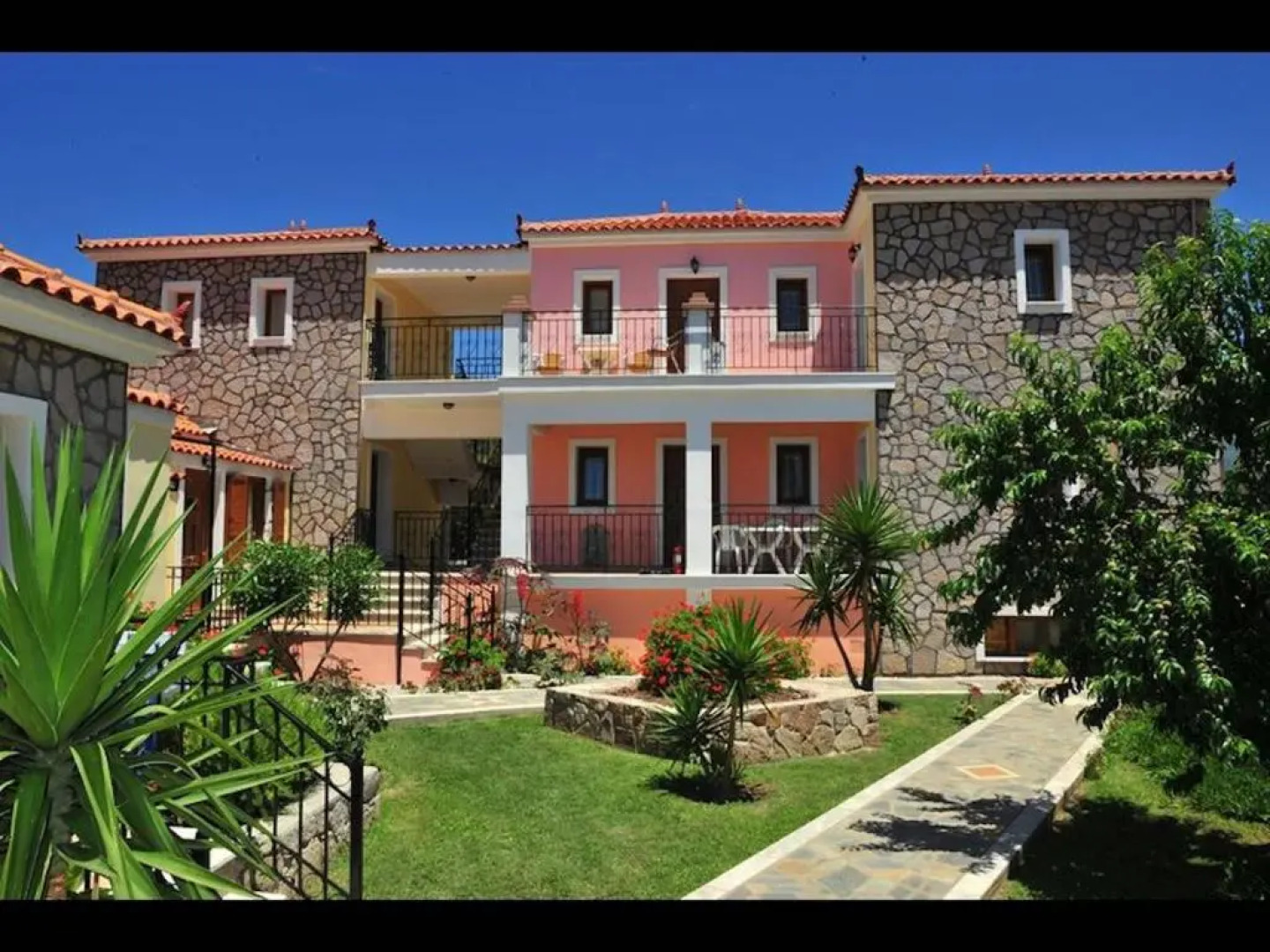 Room in Apartment - A spacious and bright studio with balcony no1111