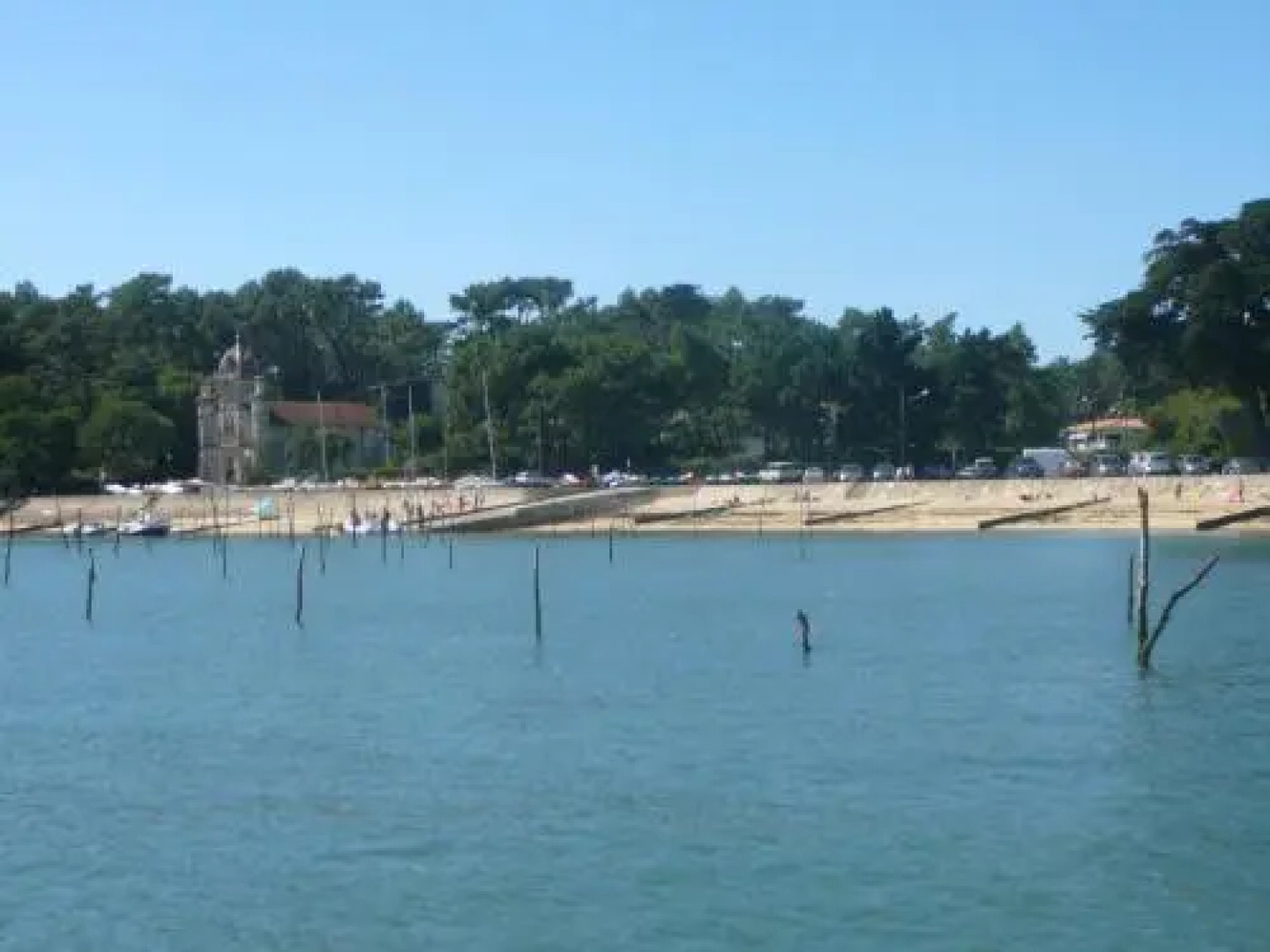 Villa 2 Chambres Bassin D'Arcachon Dans Quartier Residentiel.