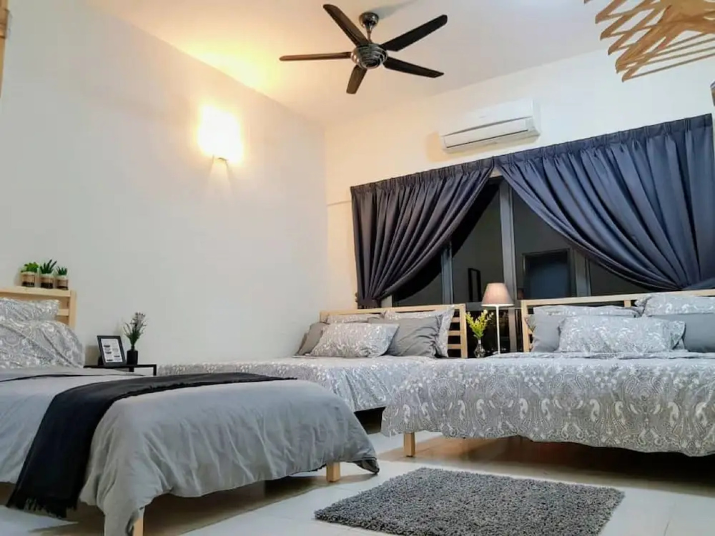 Puchong 8-12 pax Cozy Apartment IOI