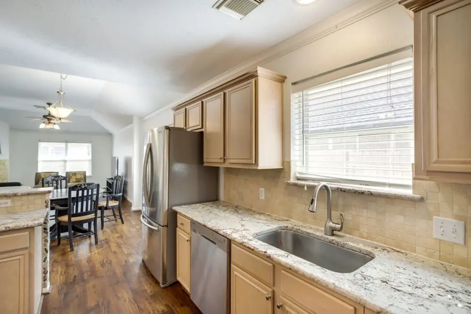 Pet-friendly Spring Home - 4 Mi to Six Flags!