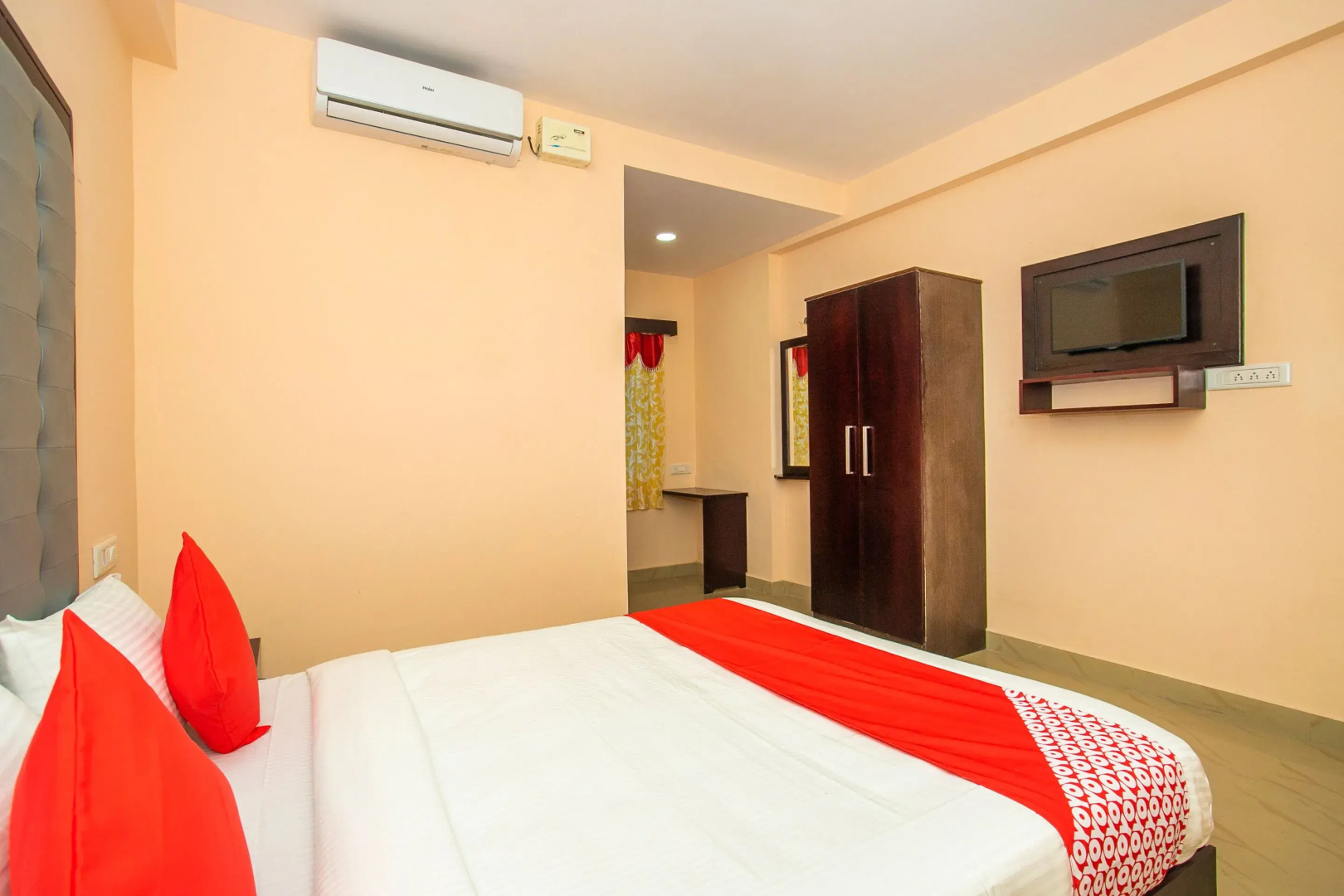 OYO 19846 Metro Residency