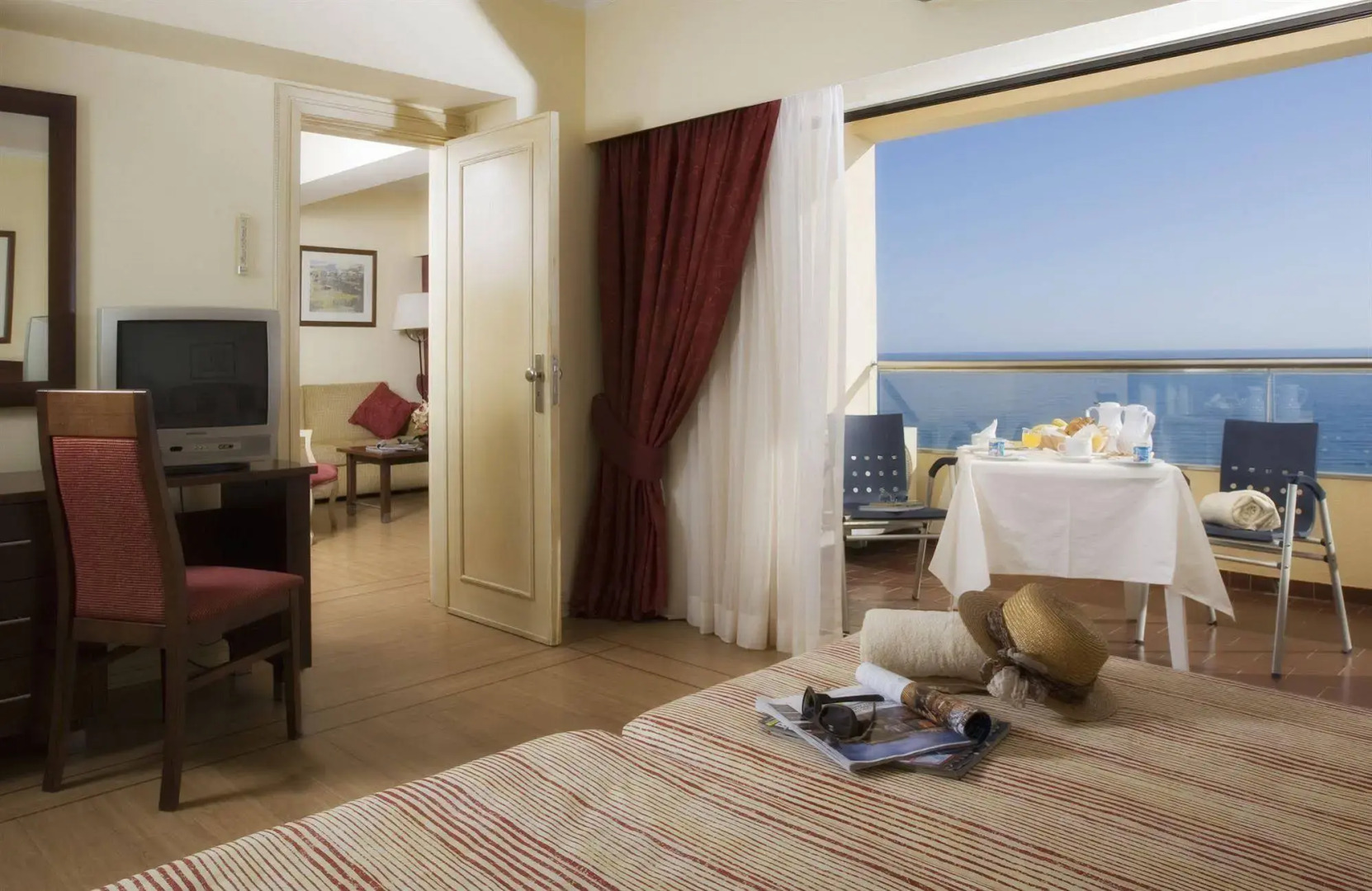 Yellow Praia Monte Gordo