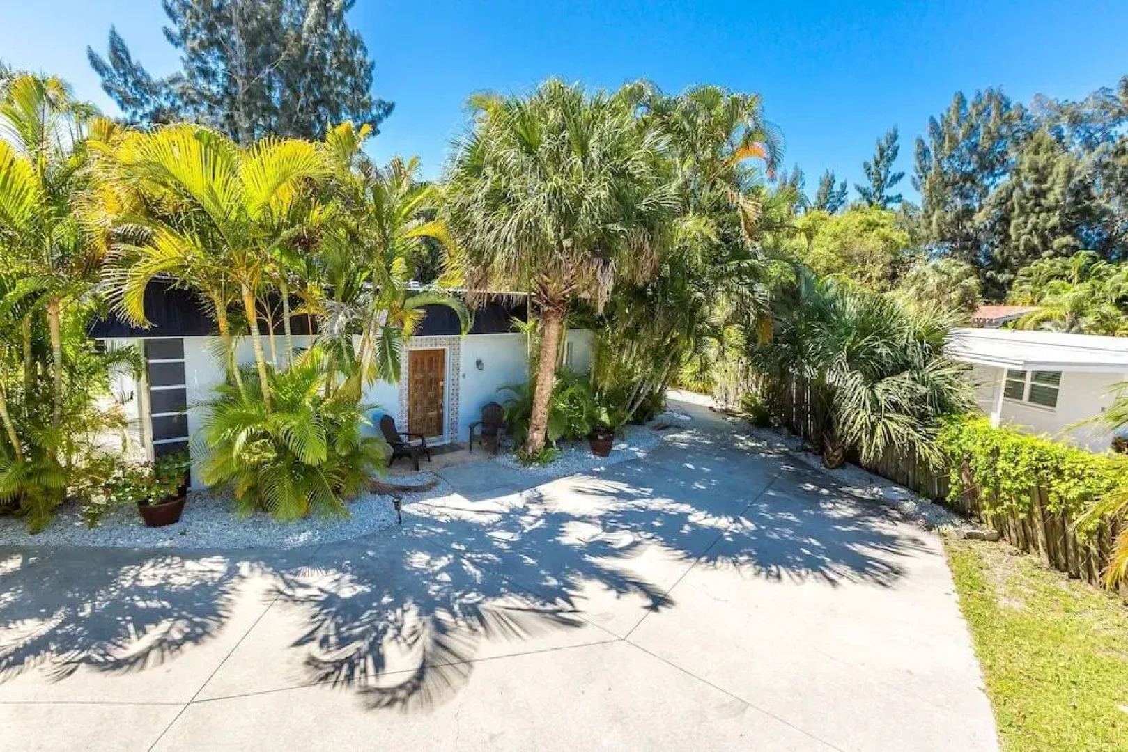 Crescent Street by VTrips