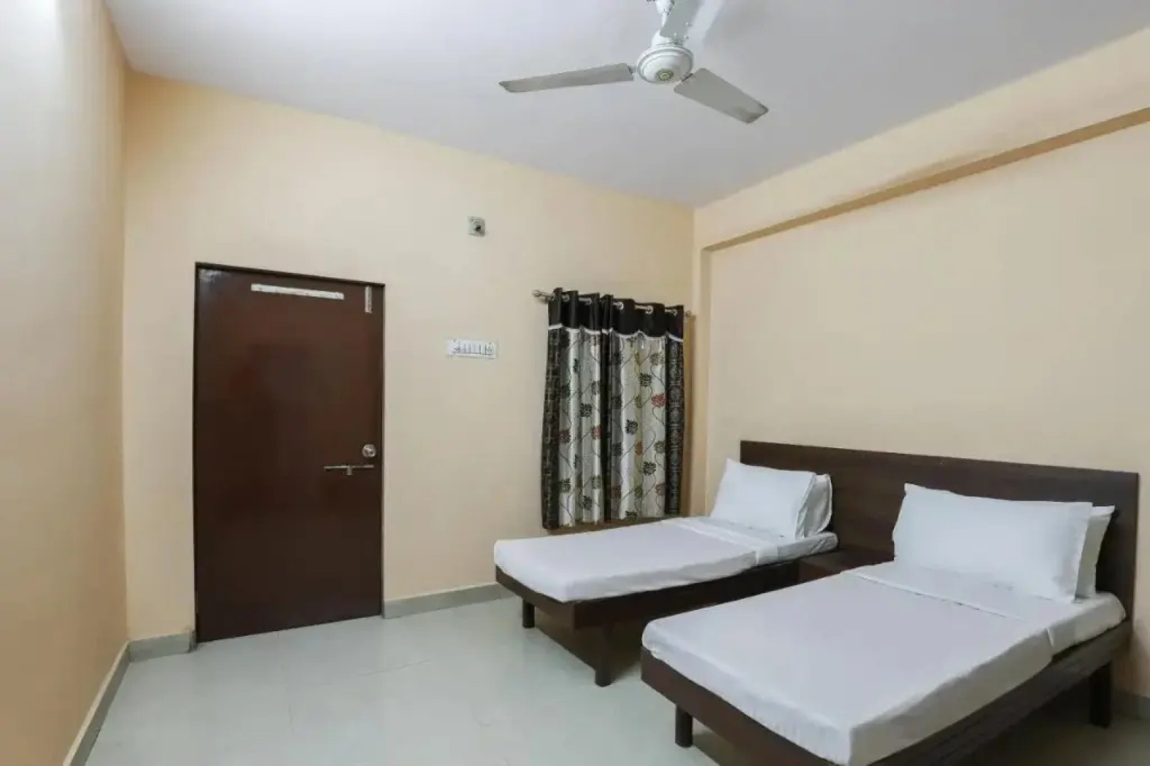 Hotel Jay Kishan by OYO Rooms