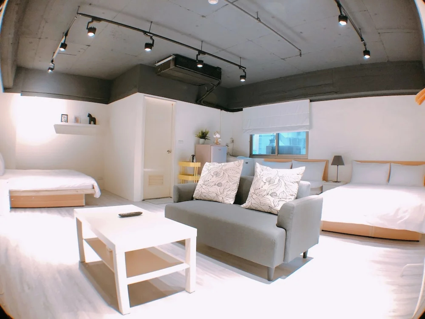 Taipei Apt.4 MRT Ximen Station Suite