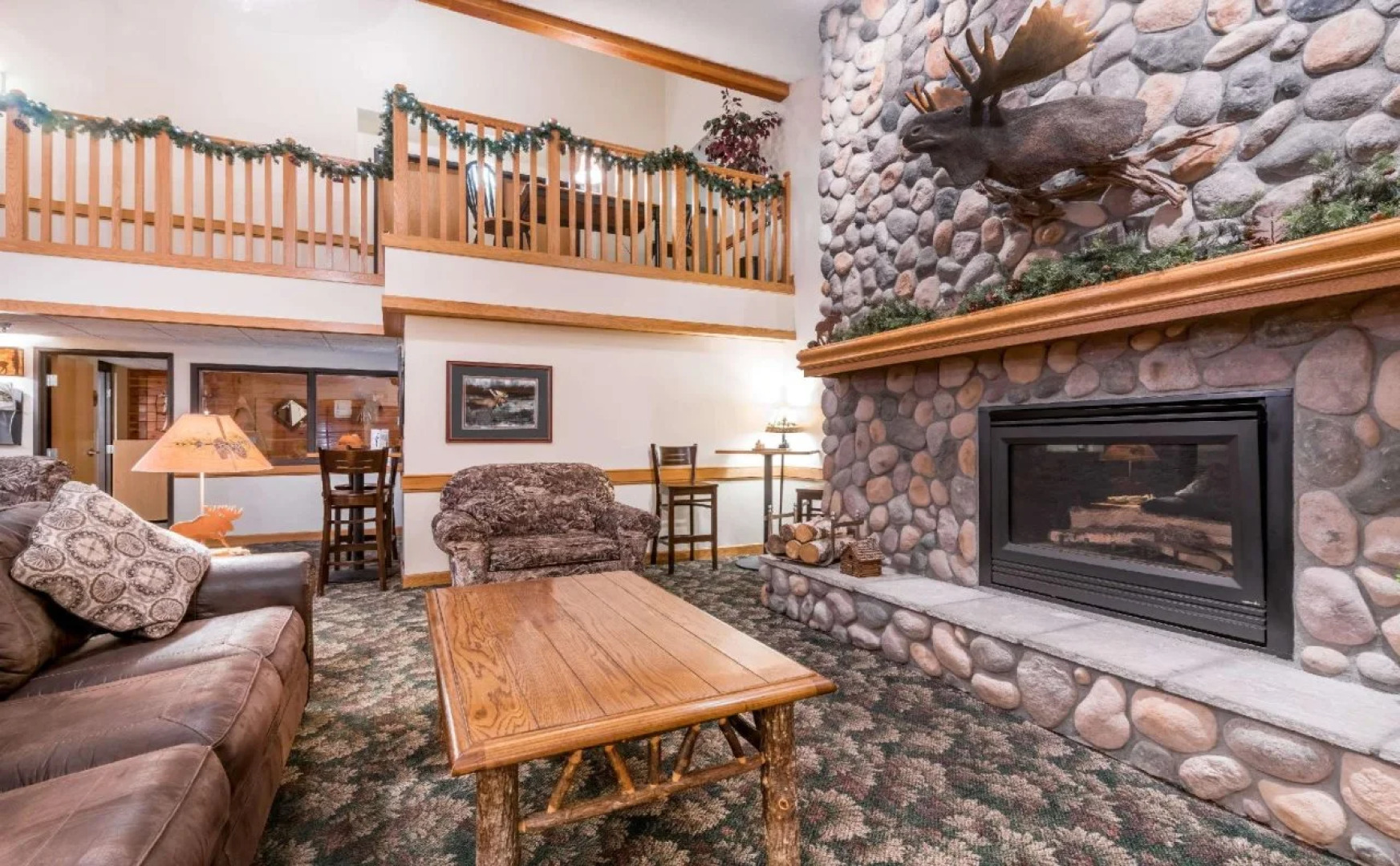 Moose Lake Lodge & Suites