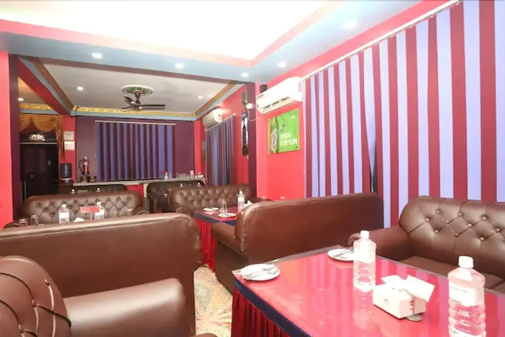OYO 711 Hotel Mustang Plaza
