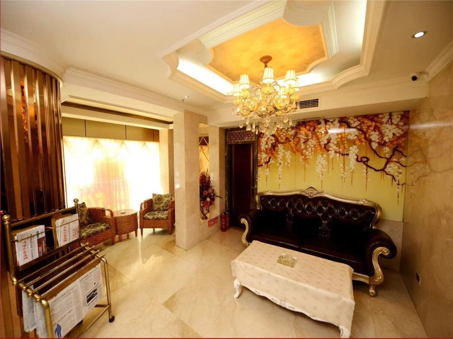 Dazhou Yimeijia Haitian Business Hotel