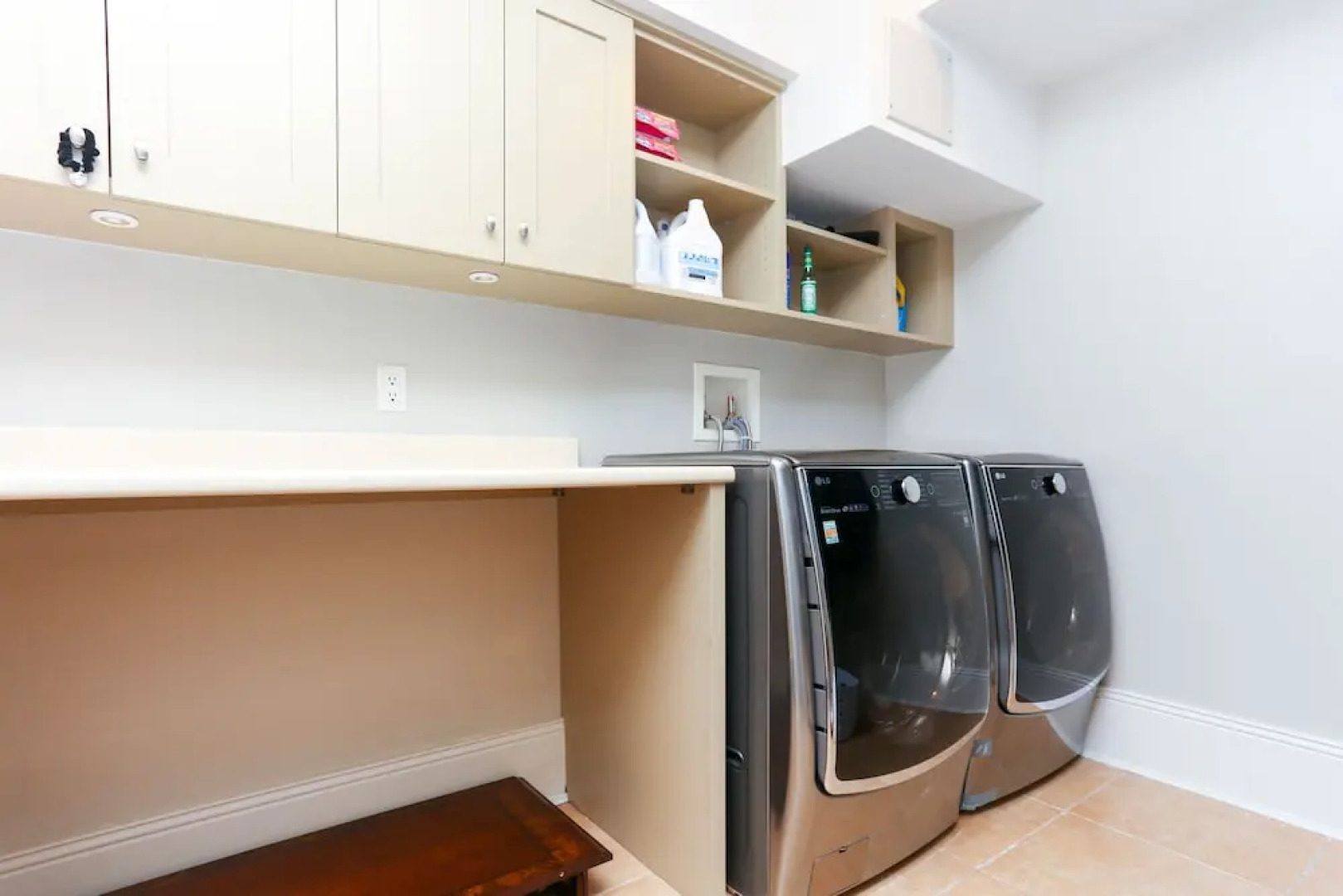 Charming Suite Cypress by Elevate Rooms