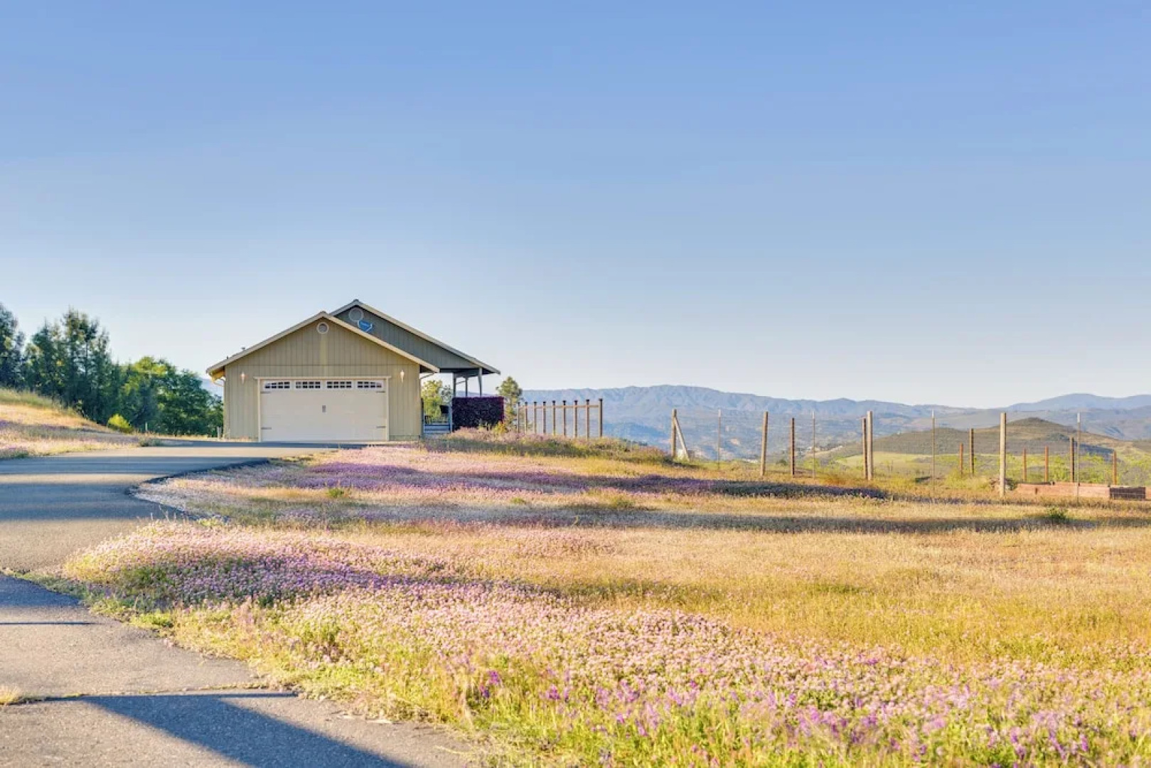 Kelseyville Cottage: Private Deck & On-site Winery