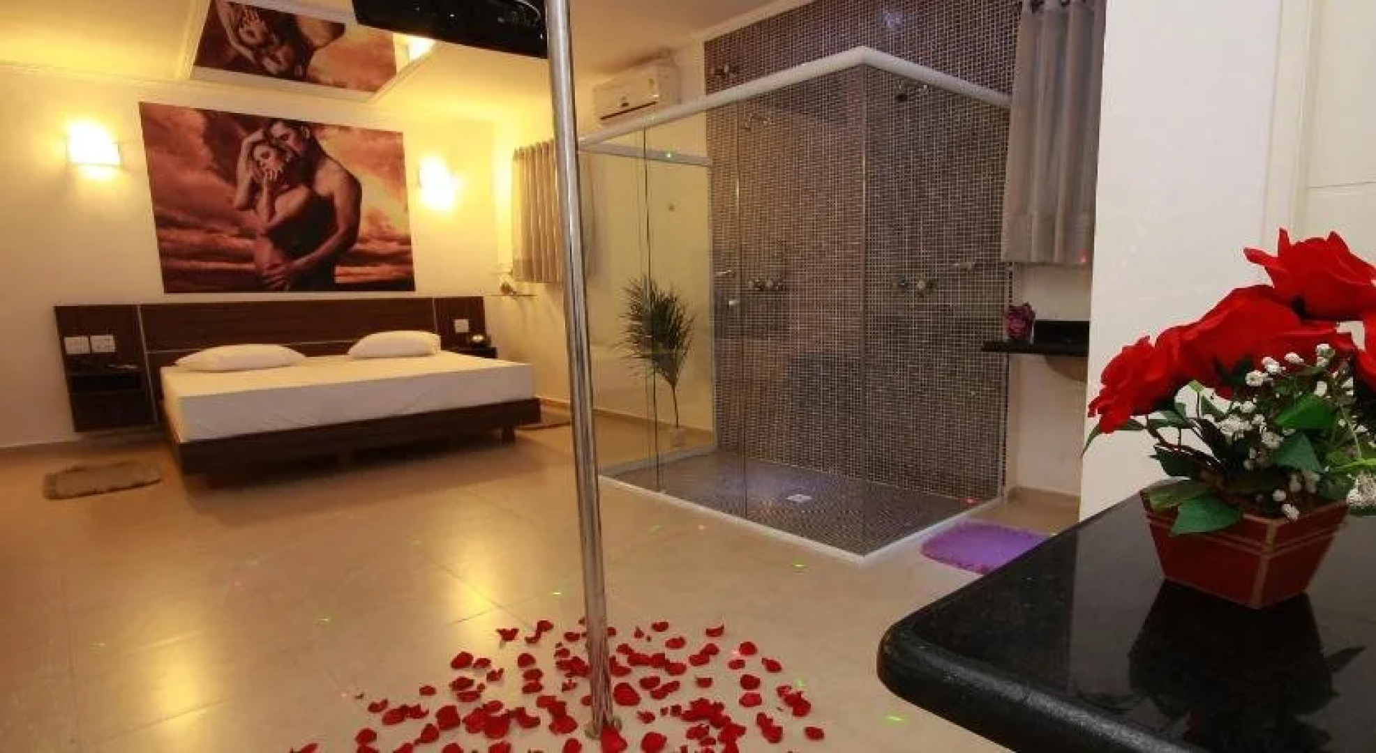 I9 Motel (Только для взрослых)