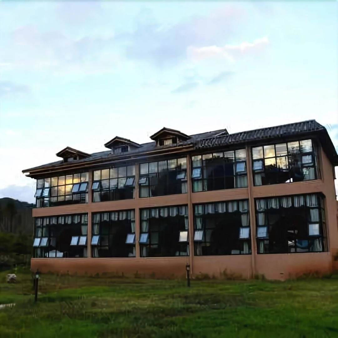 Lugu Lake Xiyue Wetland Landscape Hotel