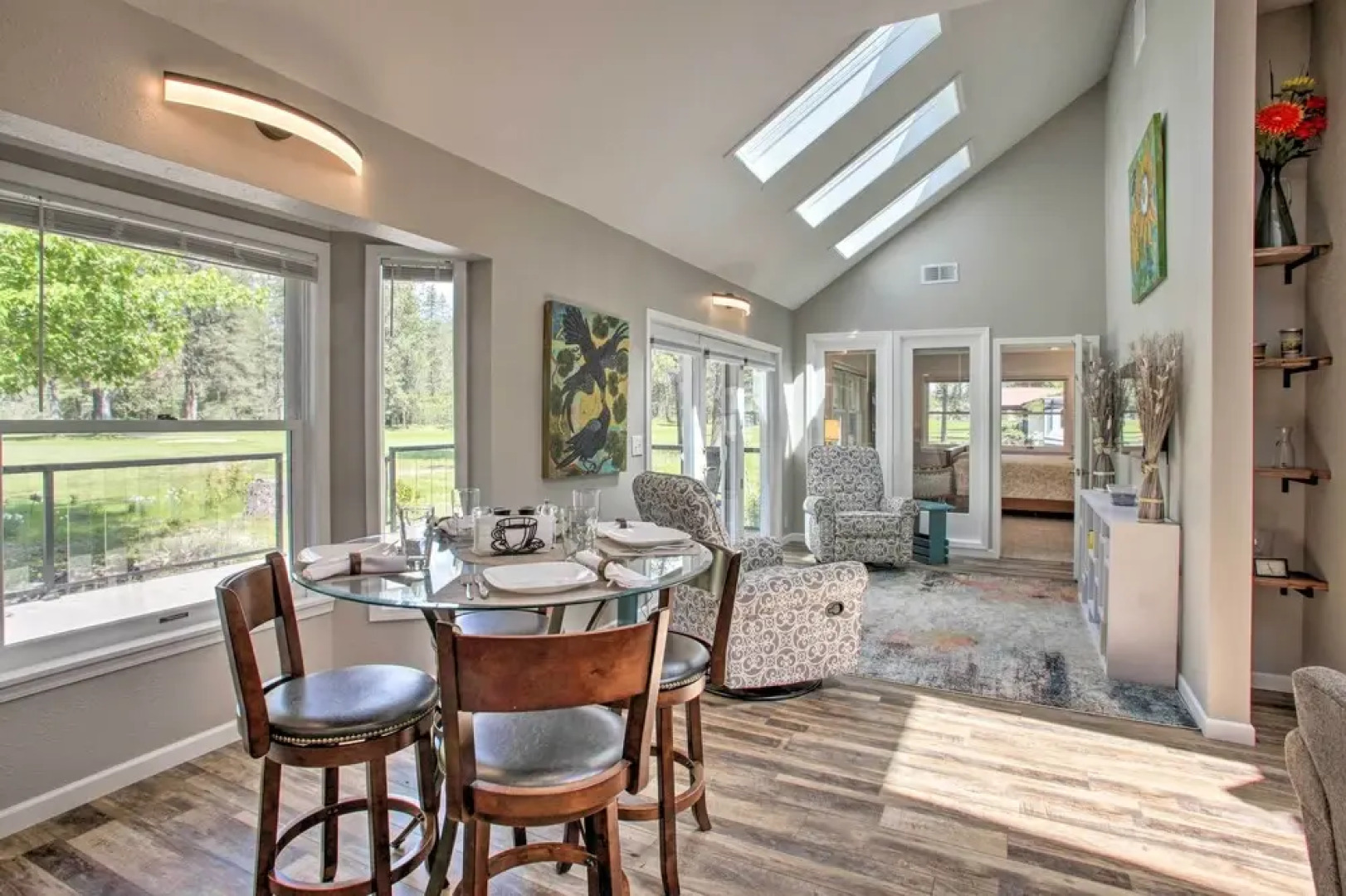 All-seasons Chewelah Home: Fish, Golf & Ski!
