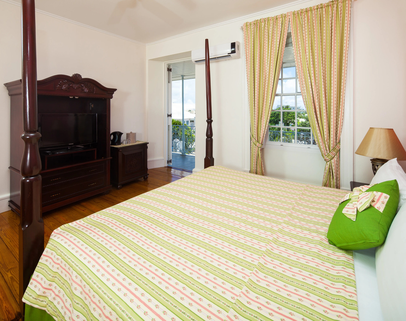 Savannah Beach Club Hotel