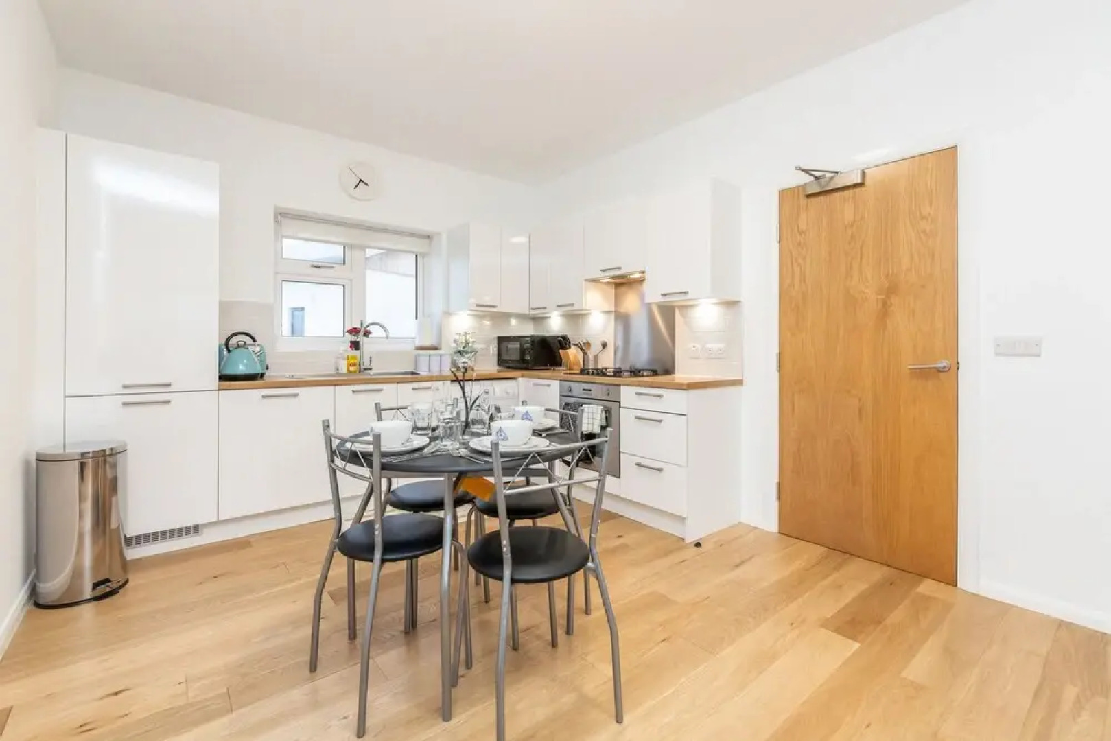 2BR Apt-sleeps 5-accessible-central Dartford