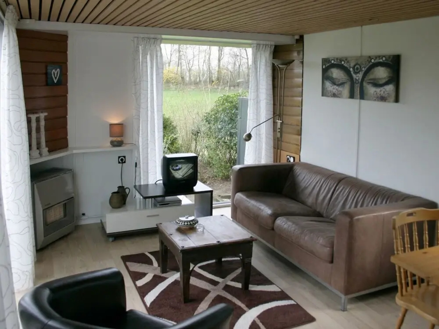 Garden-view Chalet With gas Fireplace in the Achterhoek