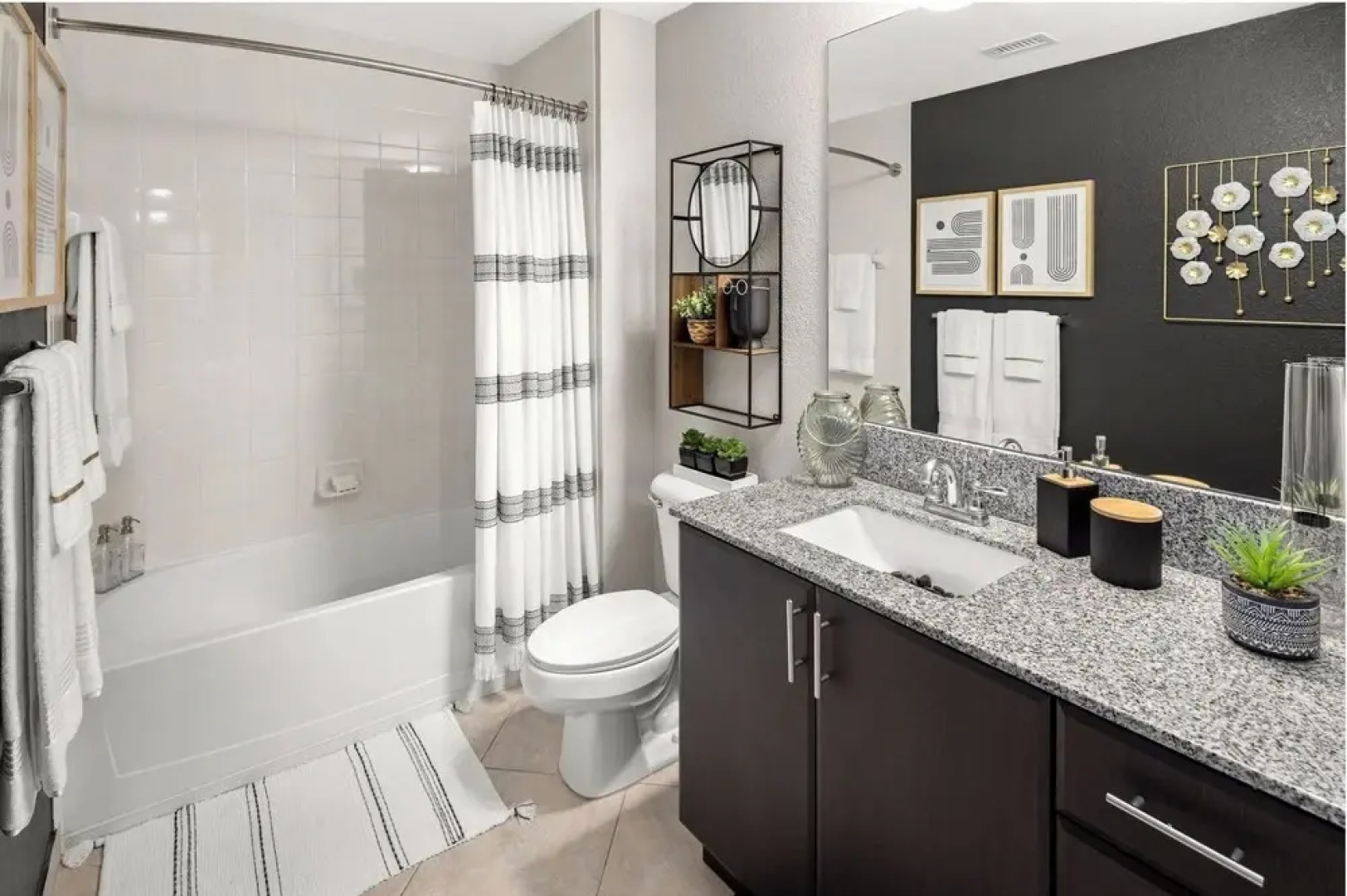 Landing Miramar Apartments