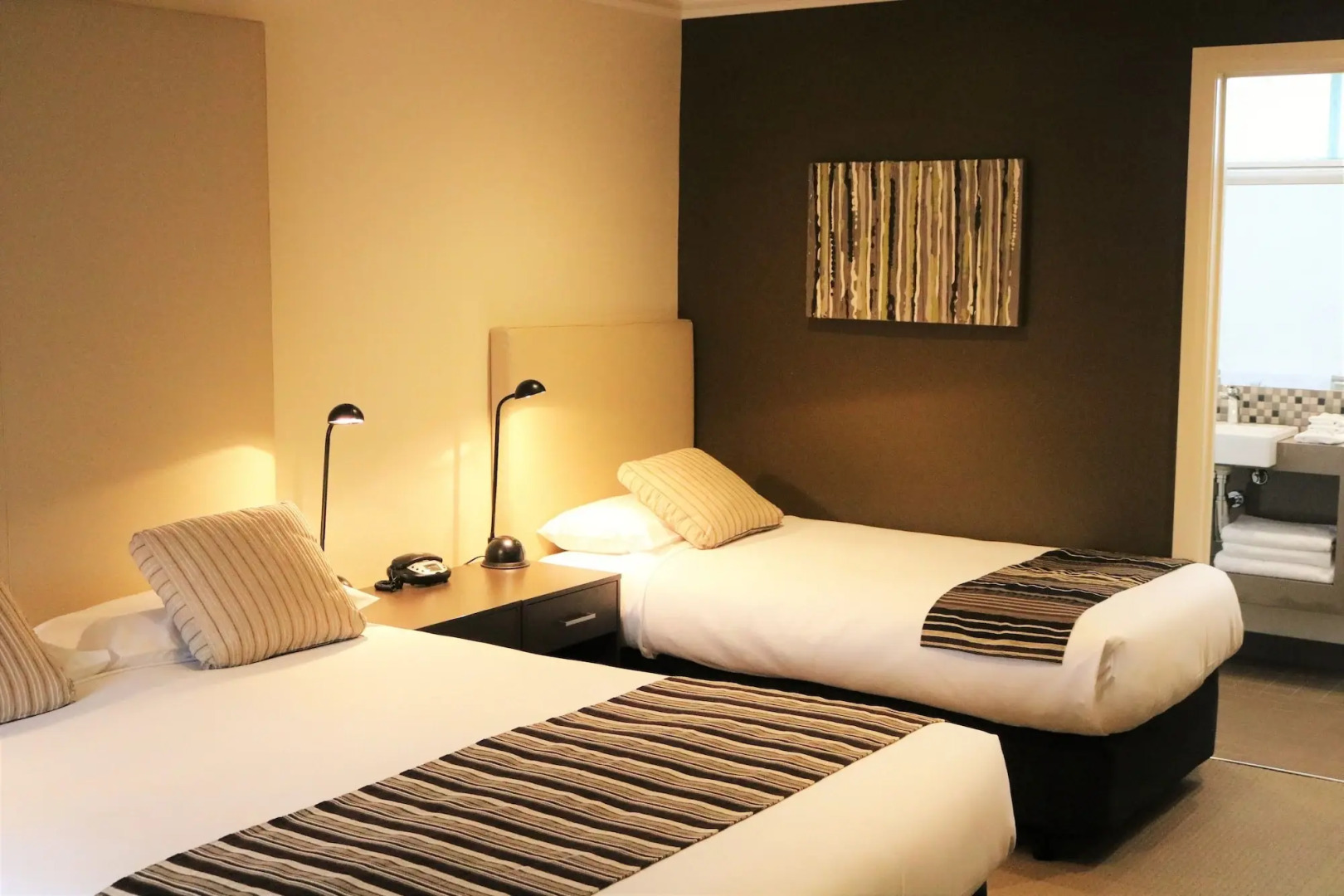 Sovereign Park Motor Inn