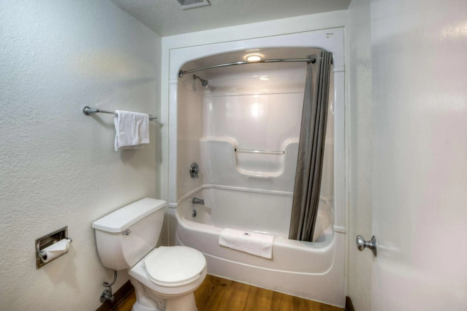 Motel 6 Niantic, CT - New London