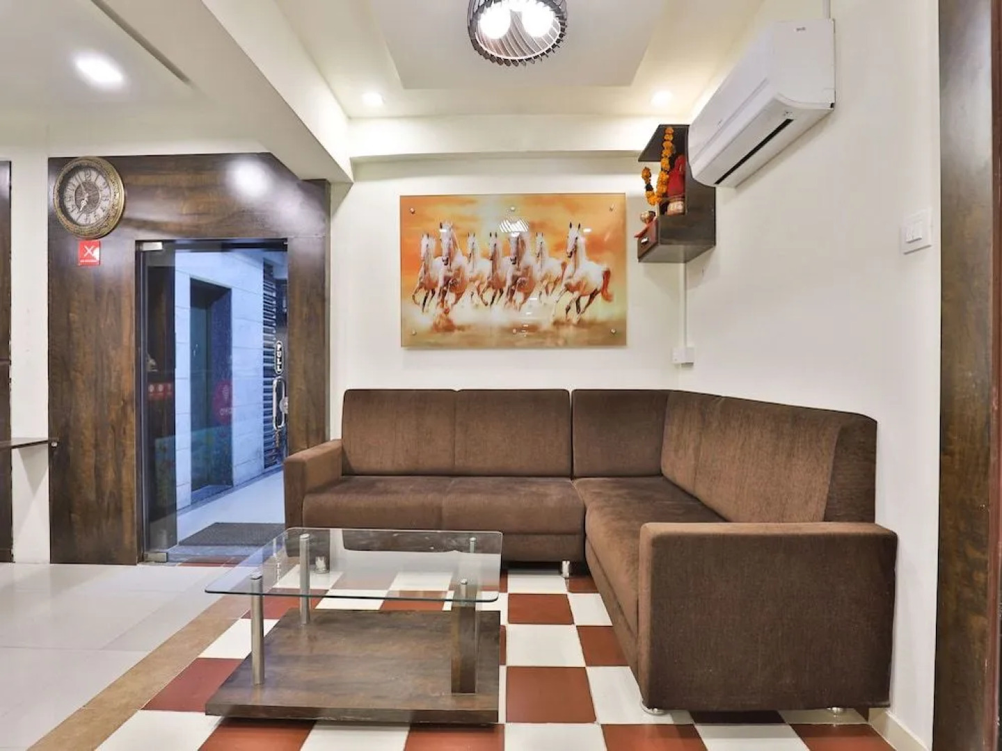 OYO 11072 Hotel Kajri Residency