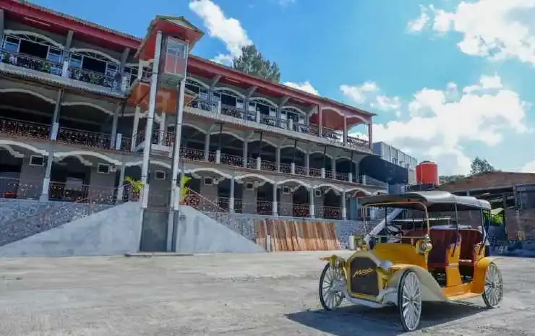 Urbanview Hotel Mountain Palace Kopeng