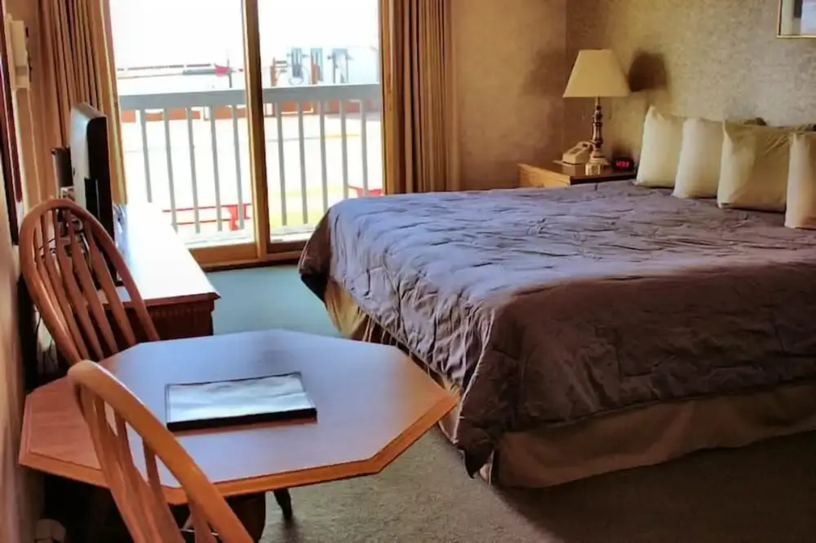 Pier Plaza Lodging