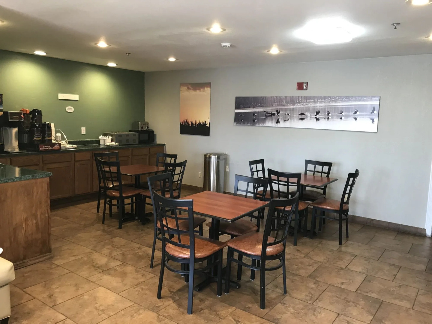 SureStay Plus Hotel by Best Western Bettendorf