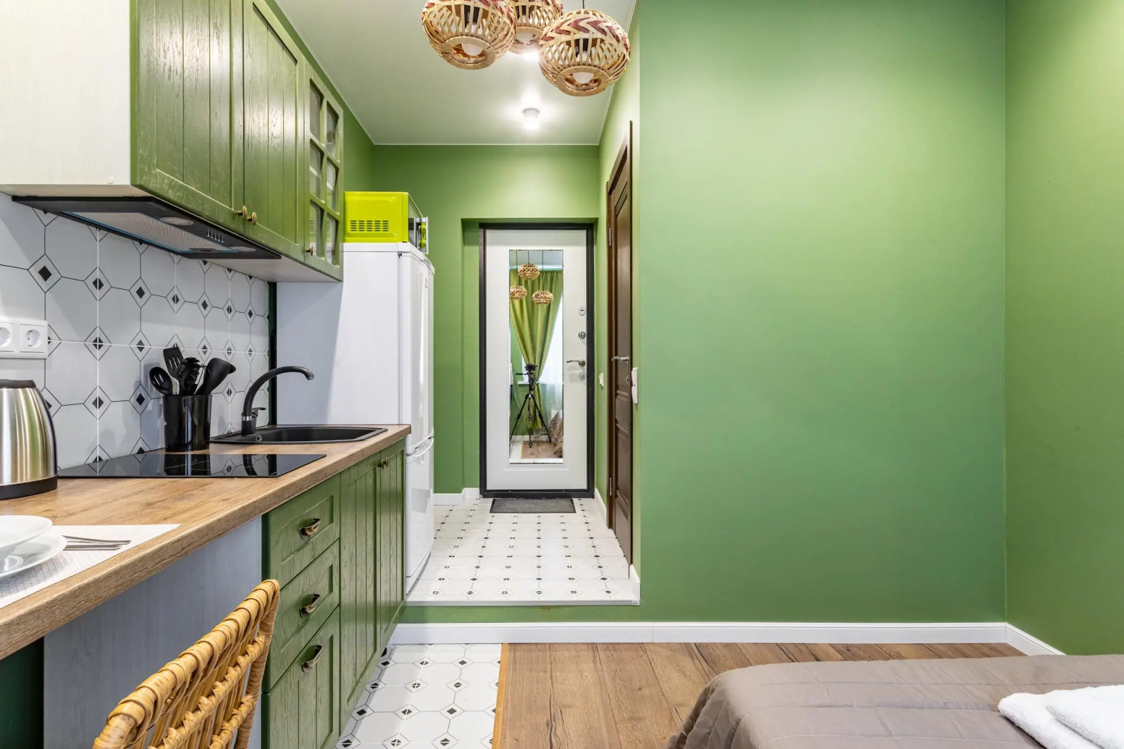 InHome24 (ИнХоум24) на аллее Берёзовая 19к6