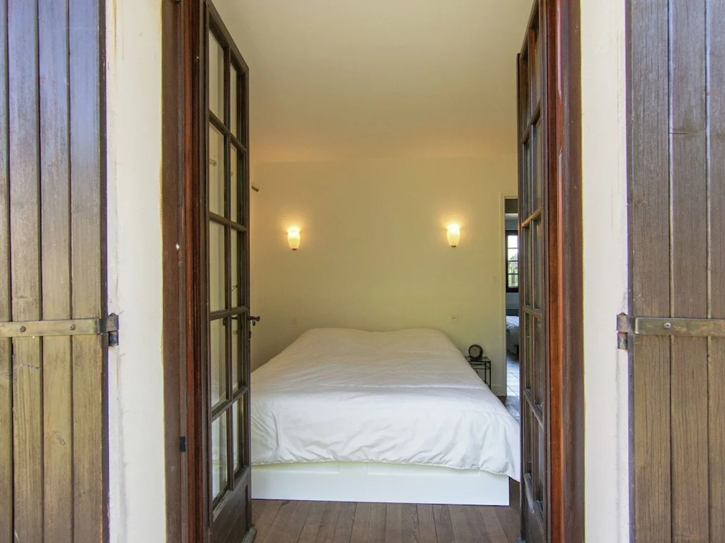 Cottage With Porch, Large Private Pool and Spacious Garden